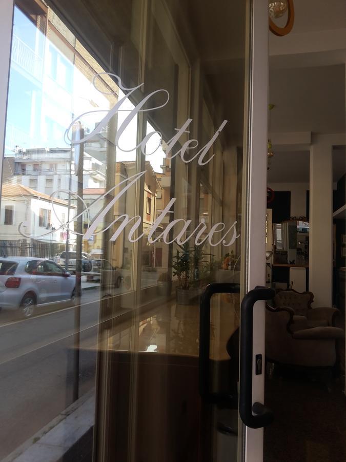 Hotel Antares Garni 길라노바리도 외부 사진