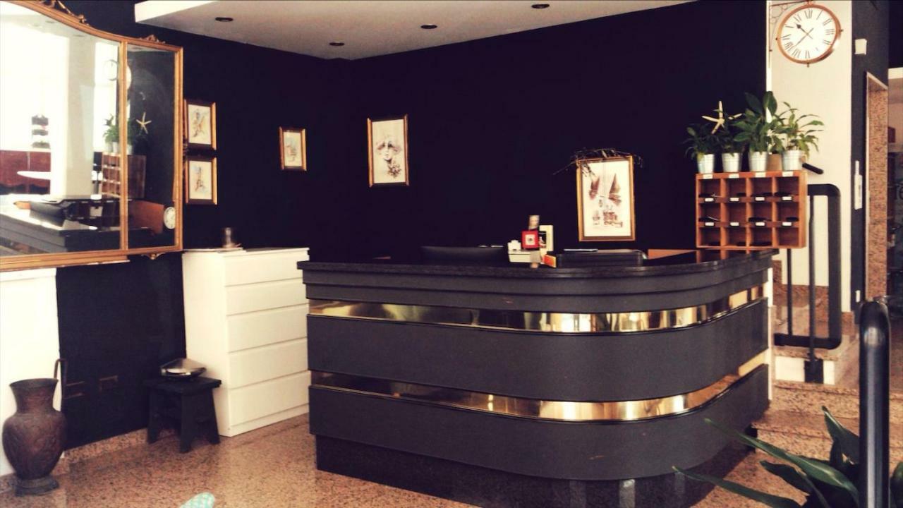 Hotel Antares Garni 길라노바리도 외부 사진